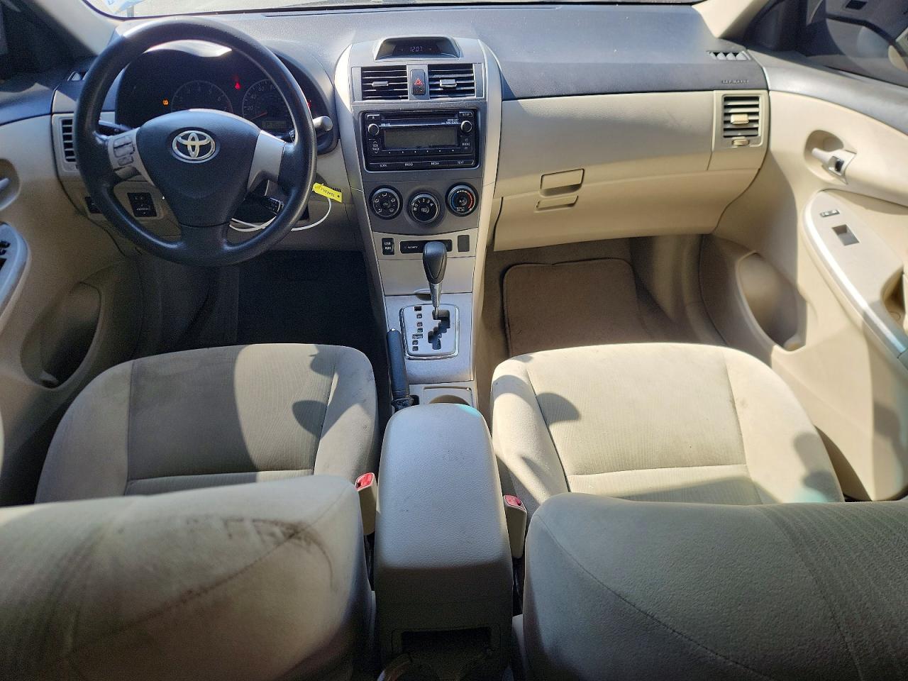 2012 TOYOTA COROLLA LE photo 8