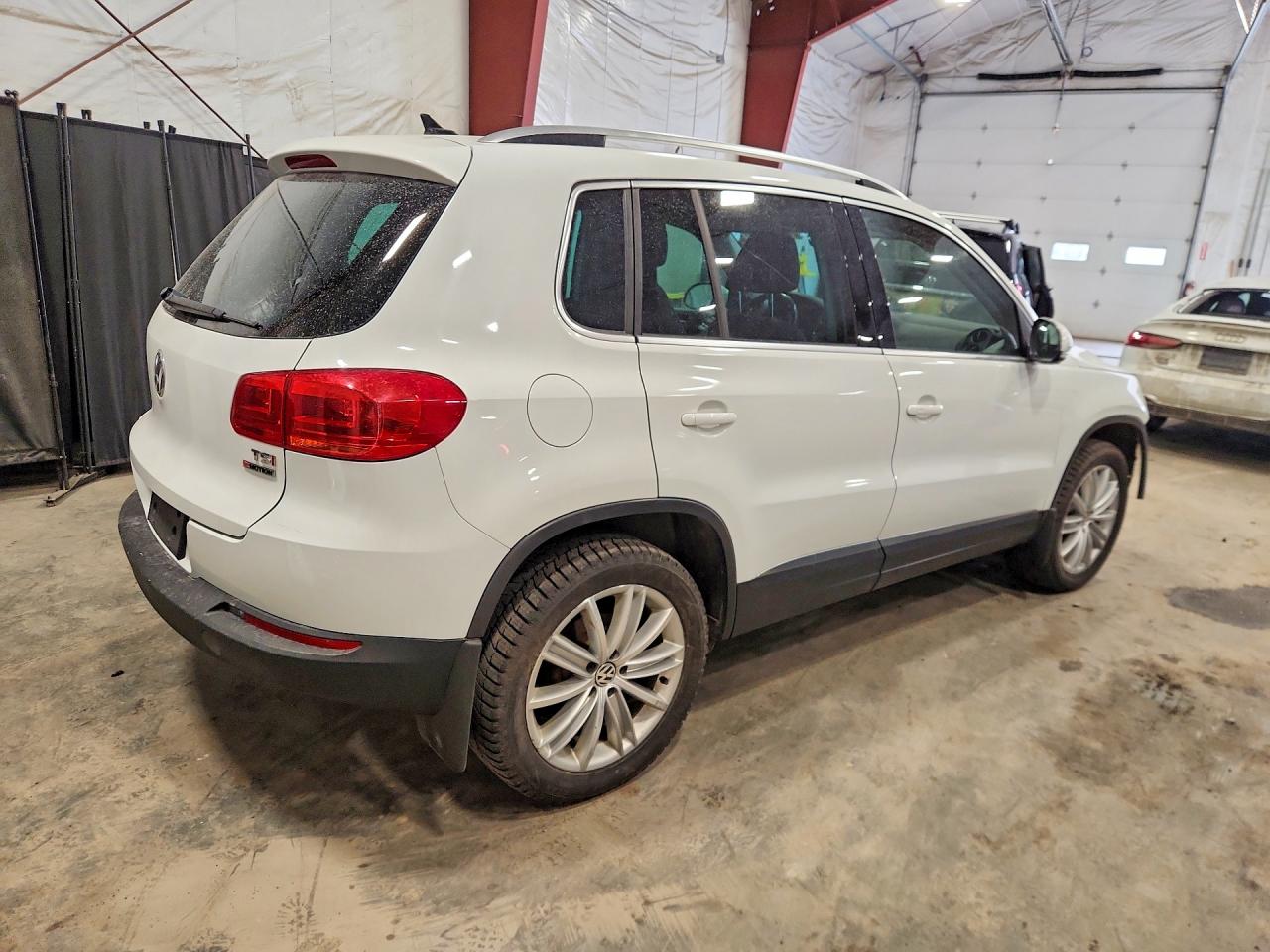 2016 VOLKSWAGEN TIGUAN S photo 7