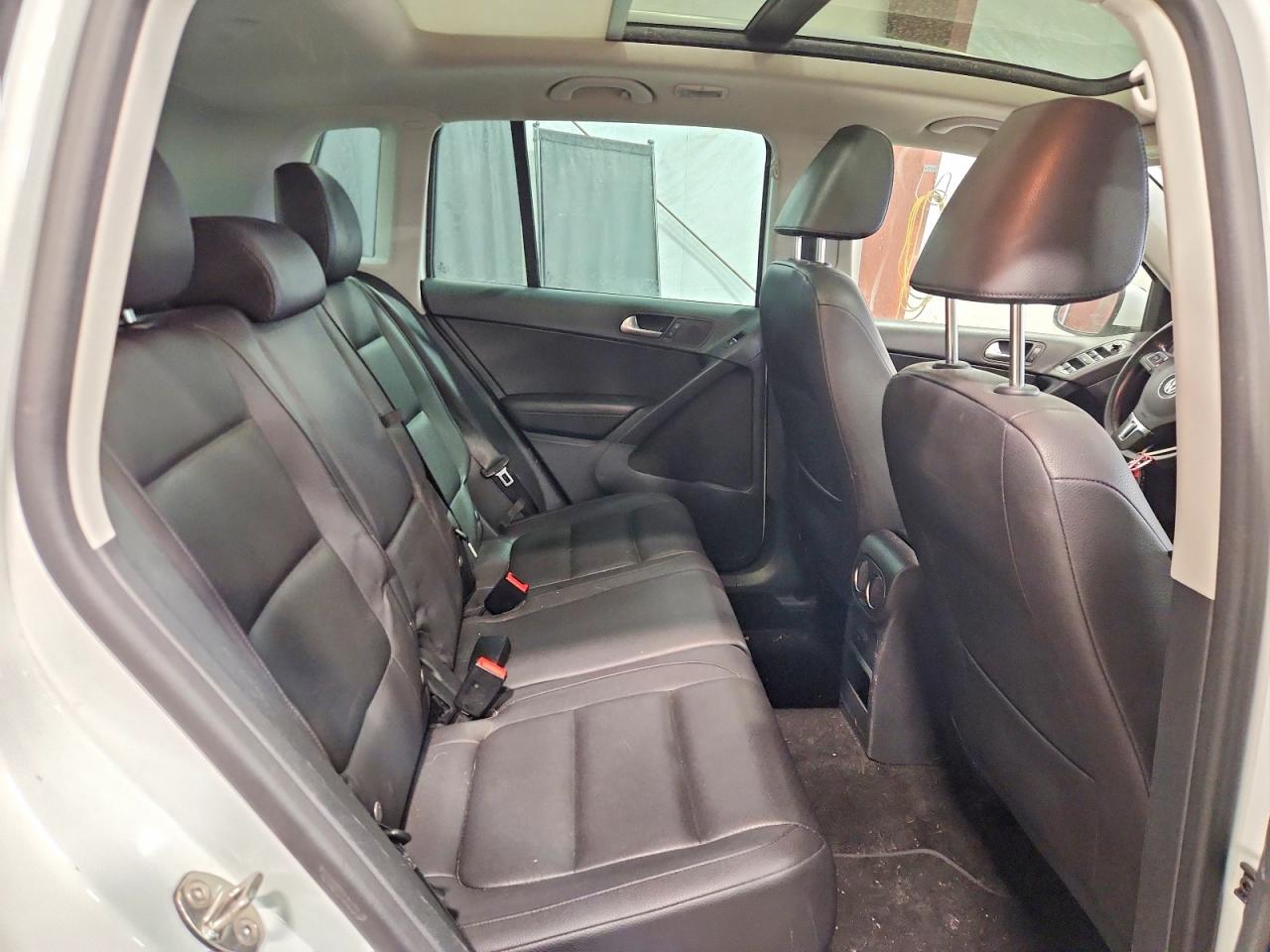 2016 VOLKSWAGEN TIGUAN S photo 31