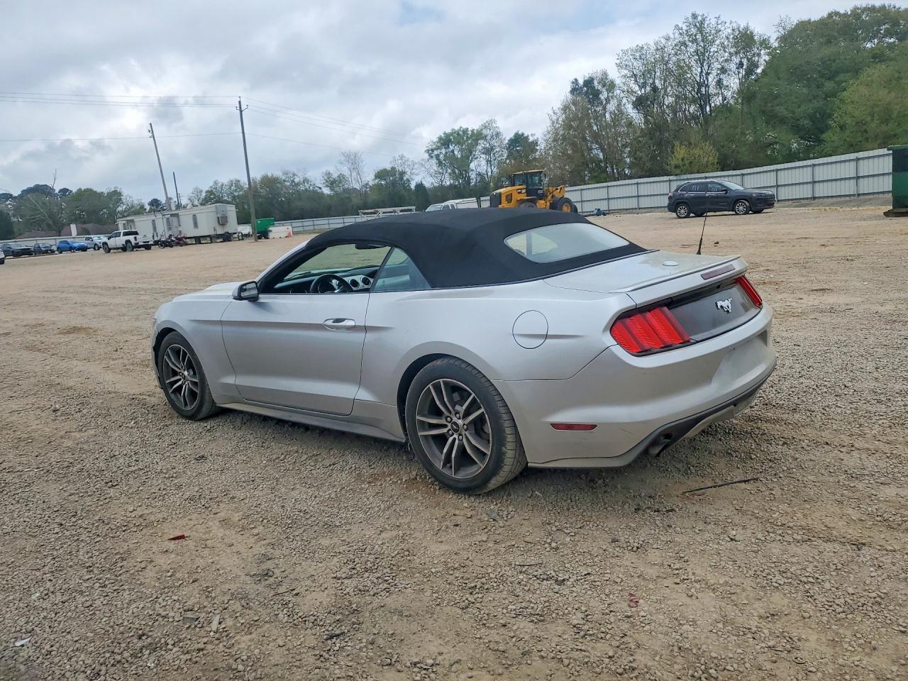 2016 FORD MUSTANG photo 2