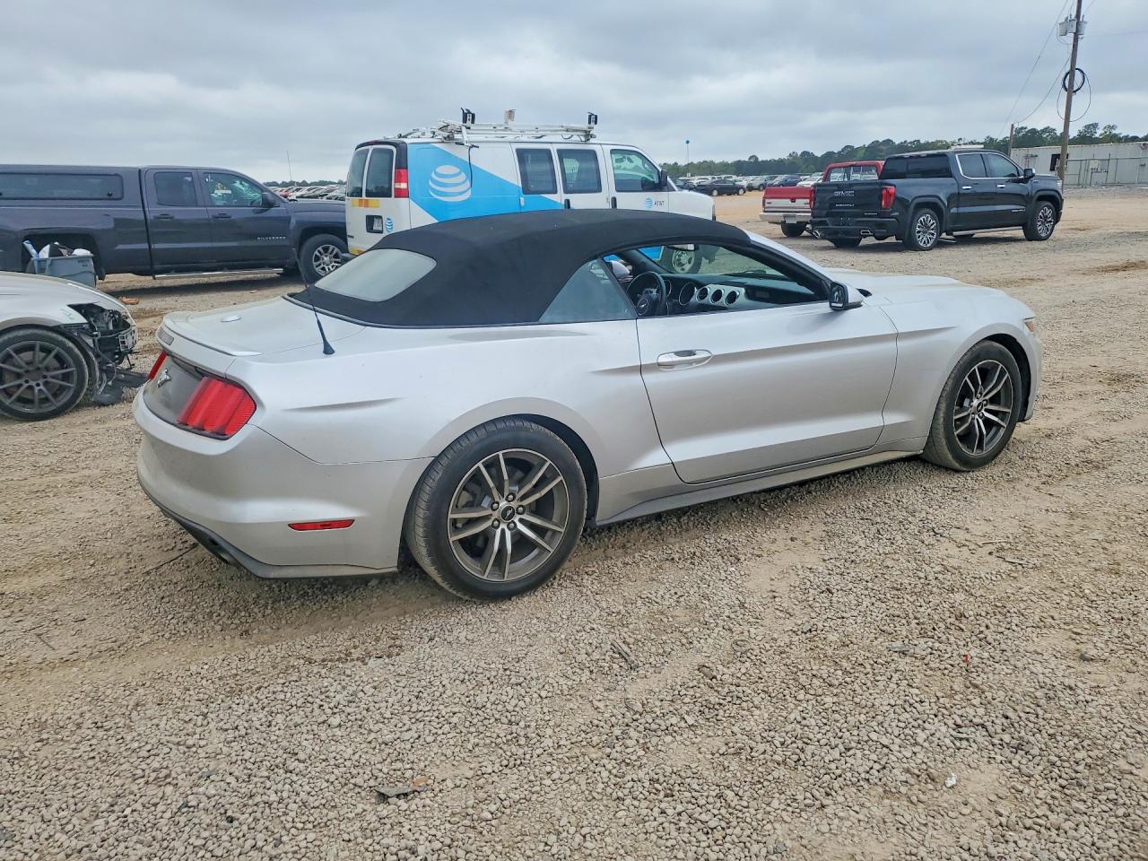 2016 FORD MUSTANG photo 3