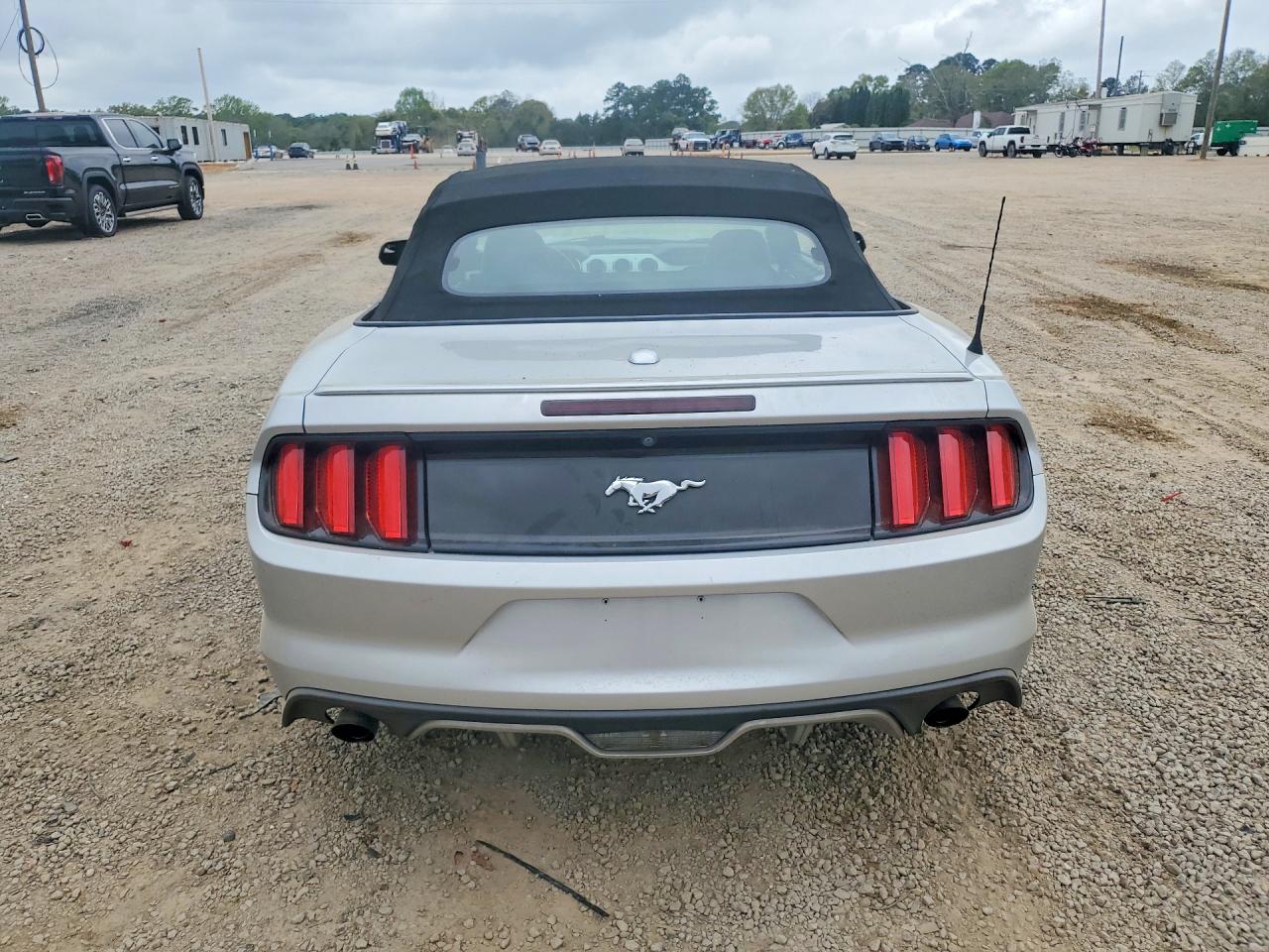 2016 FORD MUSTANG photo 6