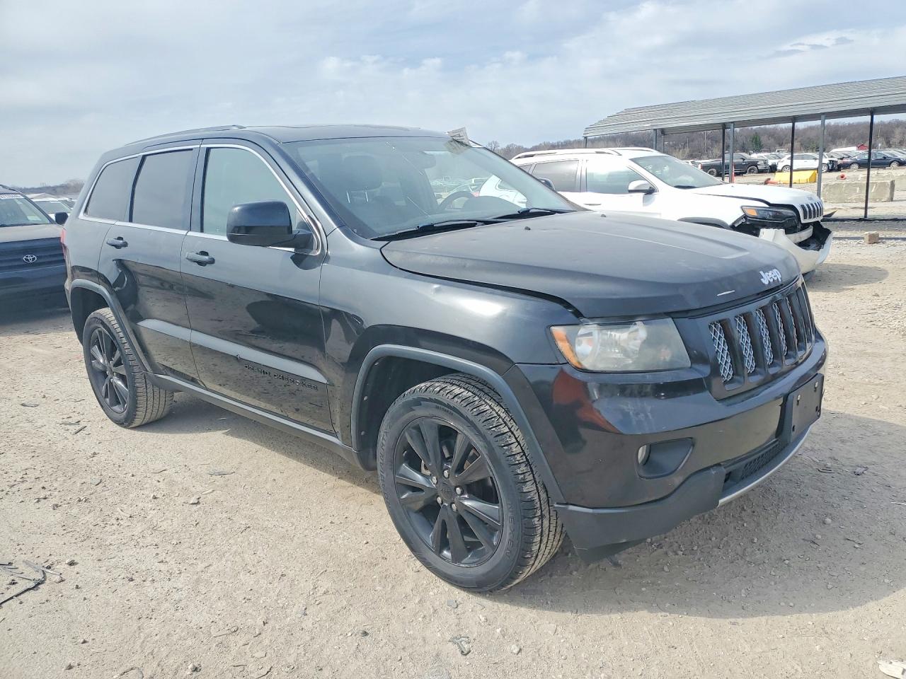 2012 JEEP GRAND CHEROKEE LAREDO photo 4
