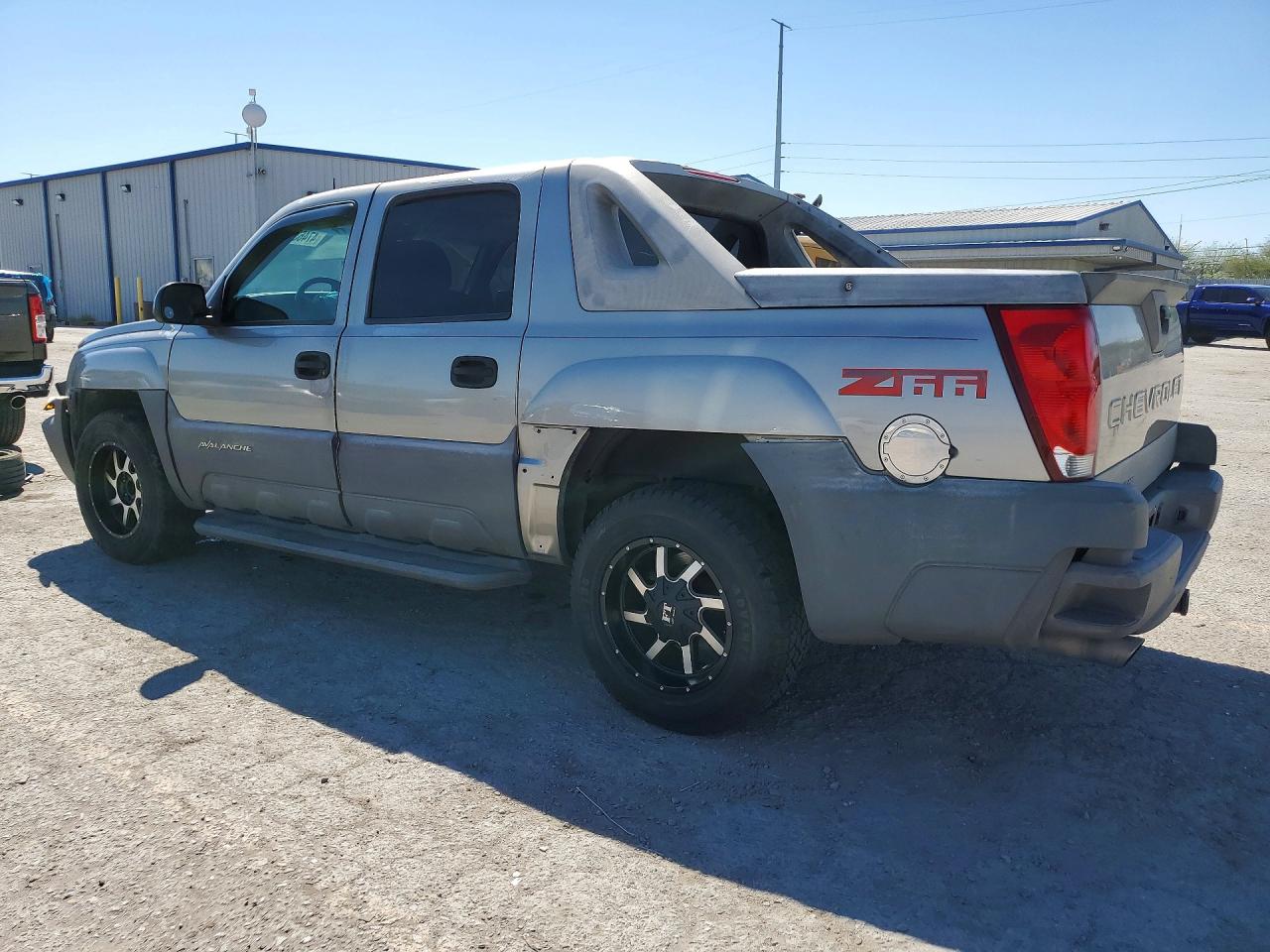 2002 CHEVROLET AVALANCHE C1500 photo 3