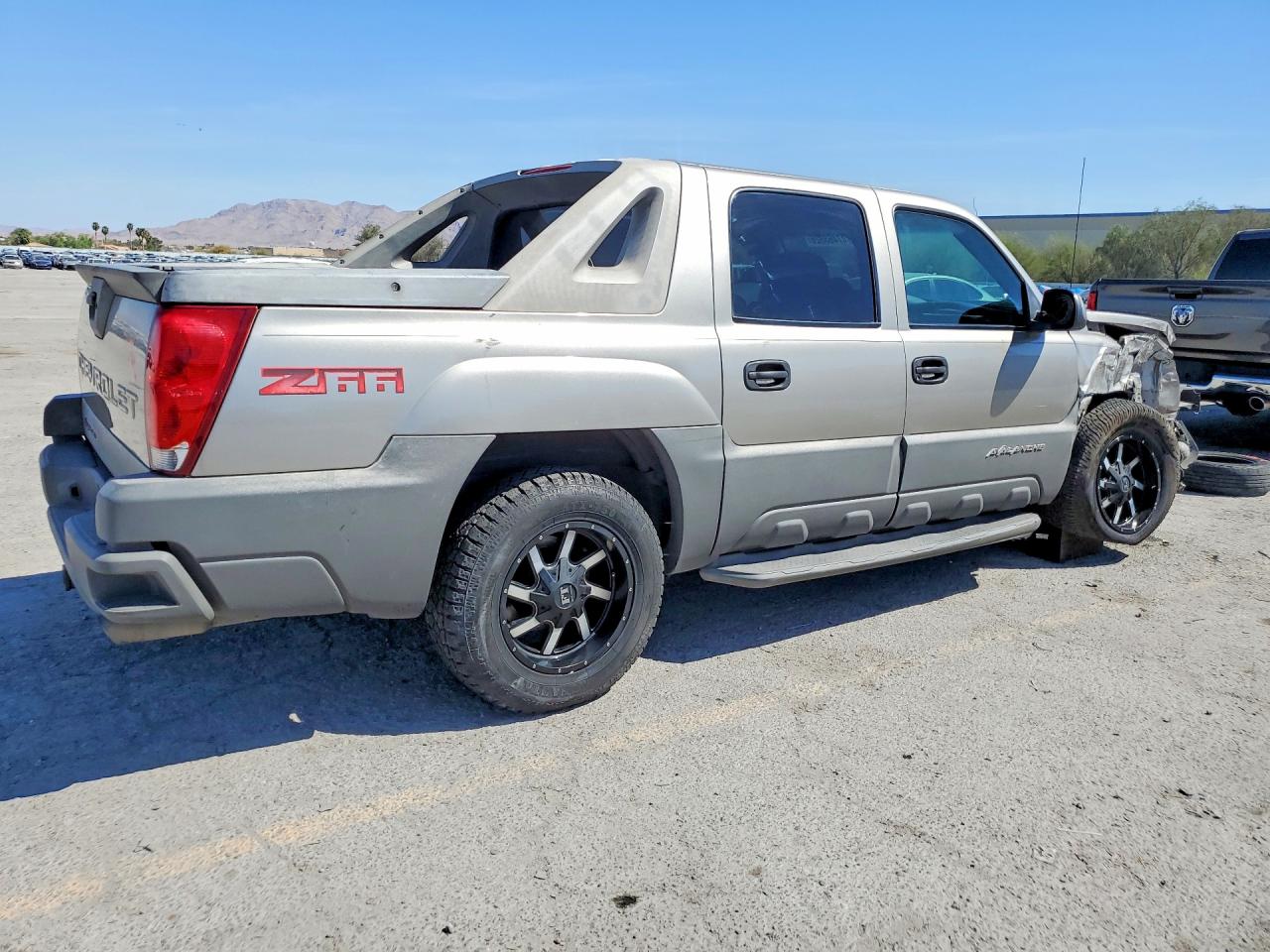 2002 CHEVROLET AVALANCHE C1500 photo 5