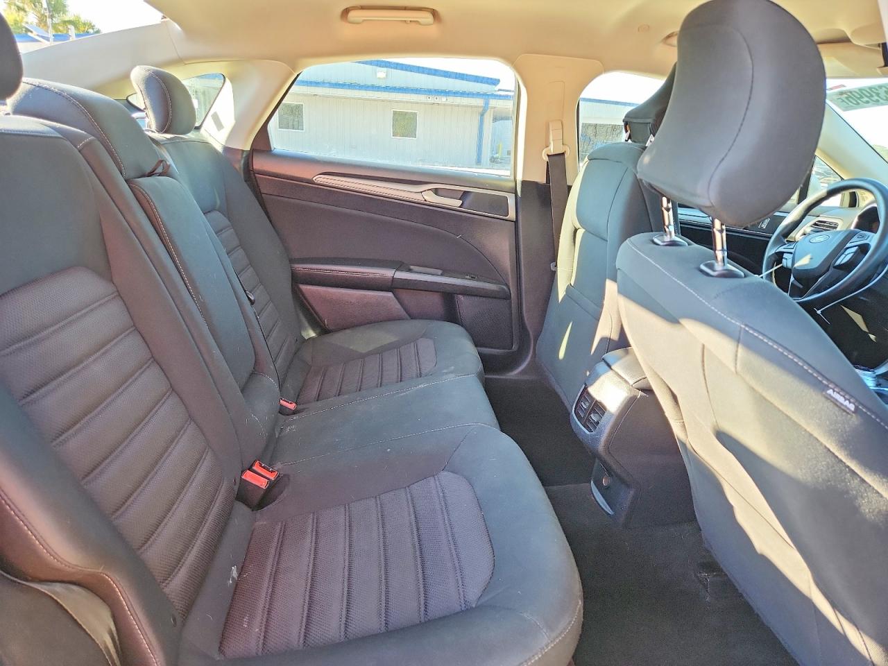 2019 FORD FUSION SE photo 10