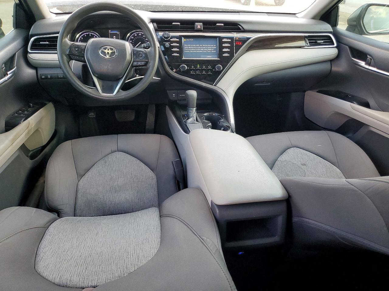 2018 TOYOTA CAMRY LE photo 15