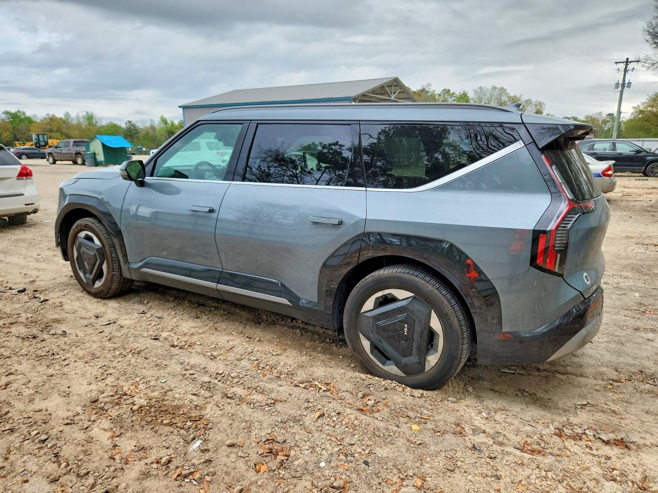 2024 KIA EV9 LAND photo 3