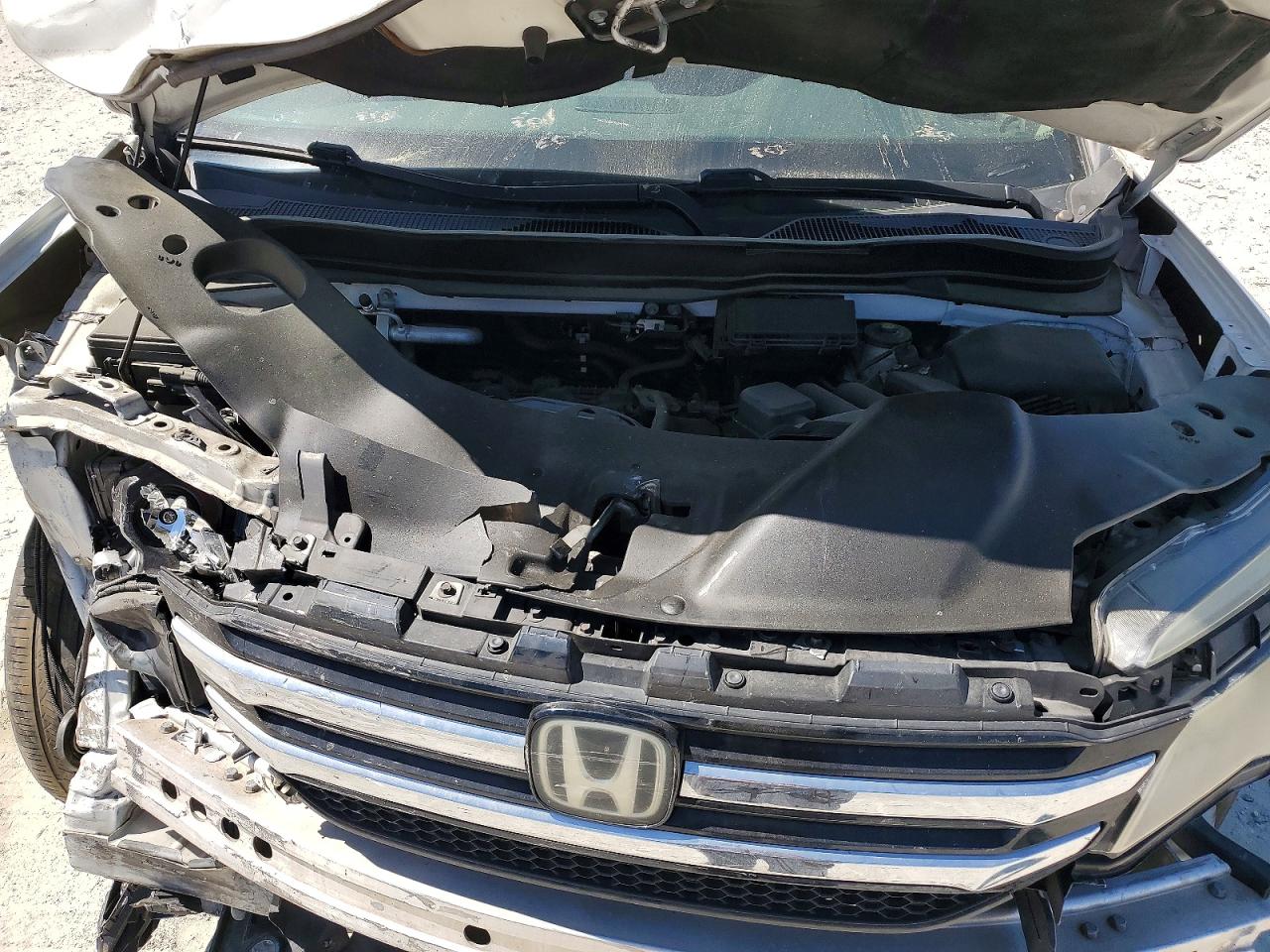 2016 HONDA PILOT TOURING photo 12