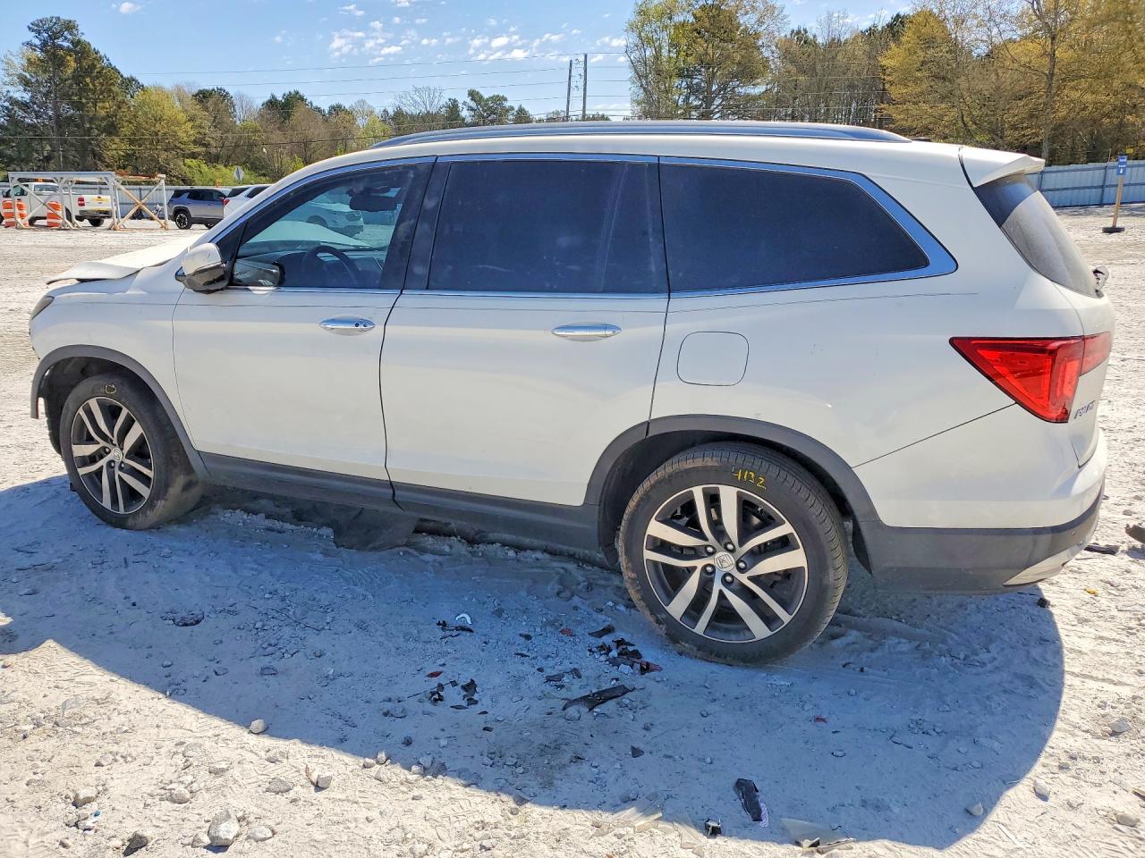2016 HONDA PILOT TOURING photo 2