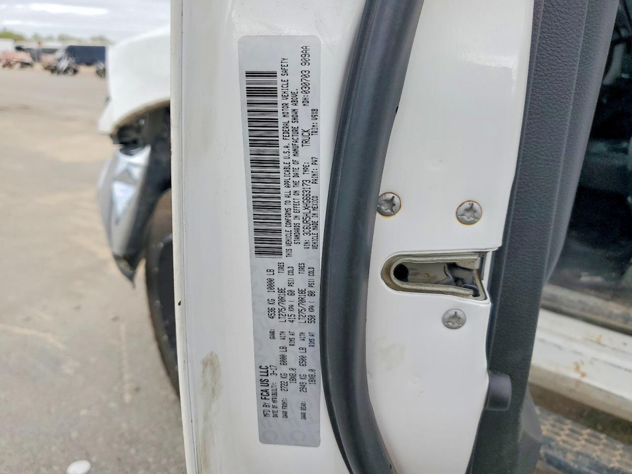 2017 RAM 2500 photo 23