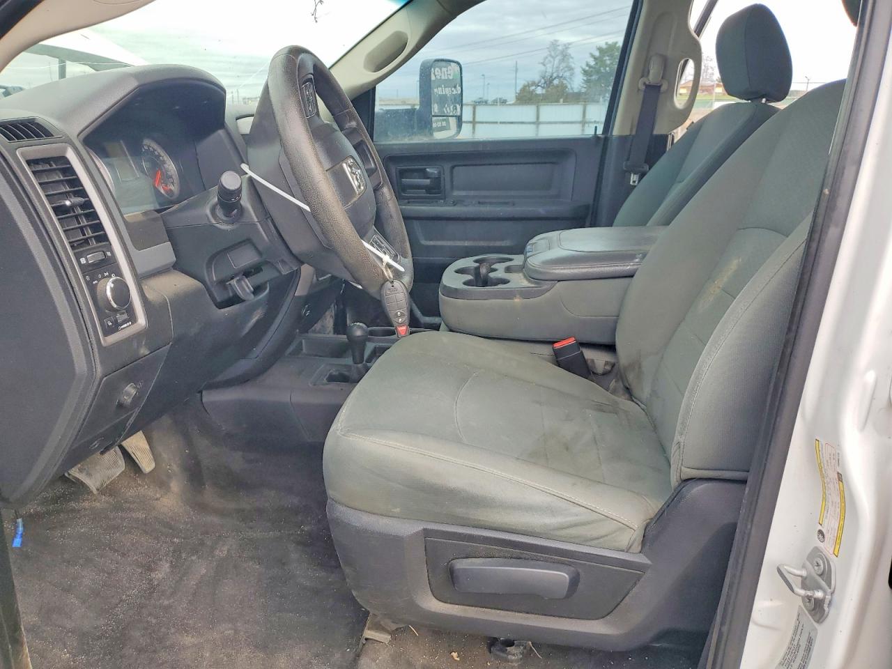 2017 RAM 2500 photo 13
