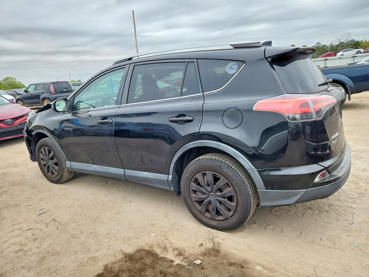 2016 TOYOTA RAV4 LE photo 3