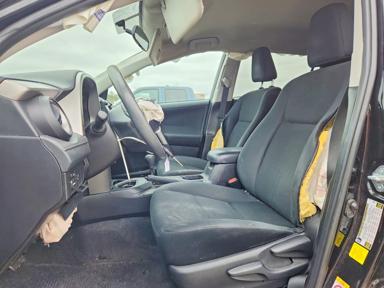 2016 TOYOTA RAV4 LE photo 13