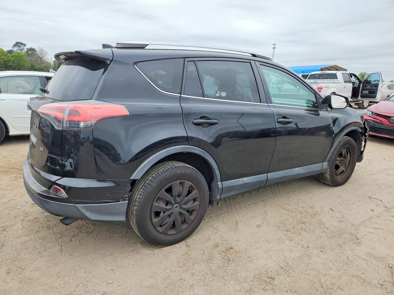 2016 TOYOTA RAV4 LE photo 5