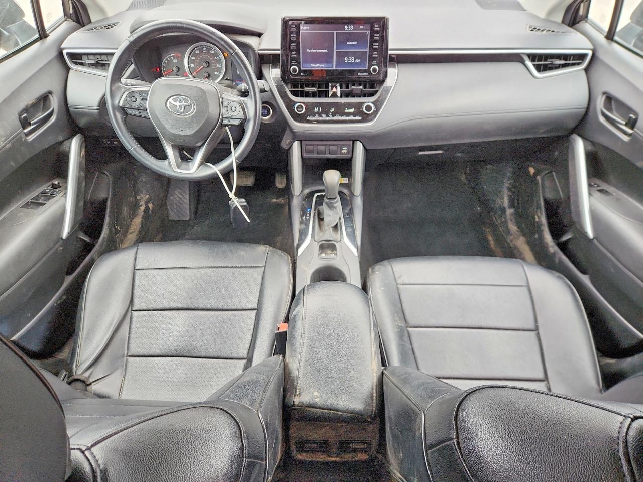 2022 TOYOTA COROLLA CROSS LE photo 22