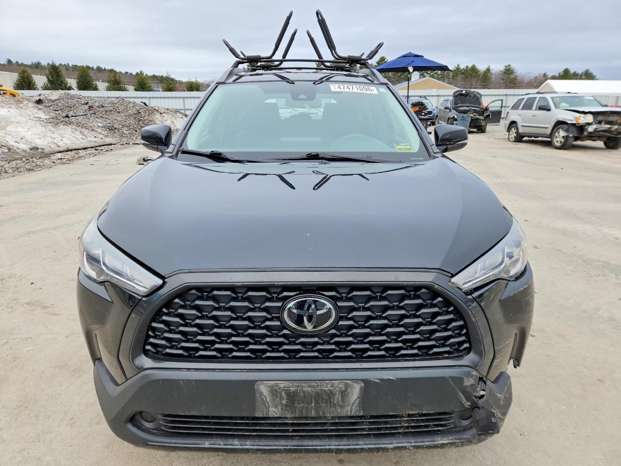 2022 TOYOTA COROLLA CROSS LE photo 13