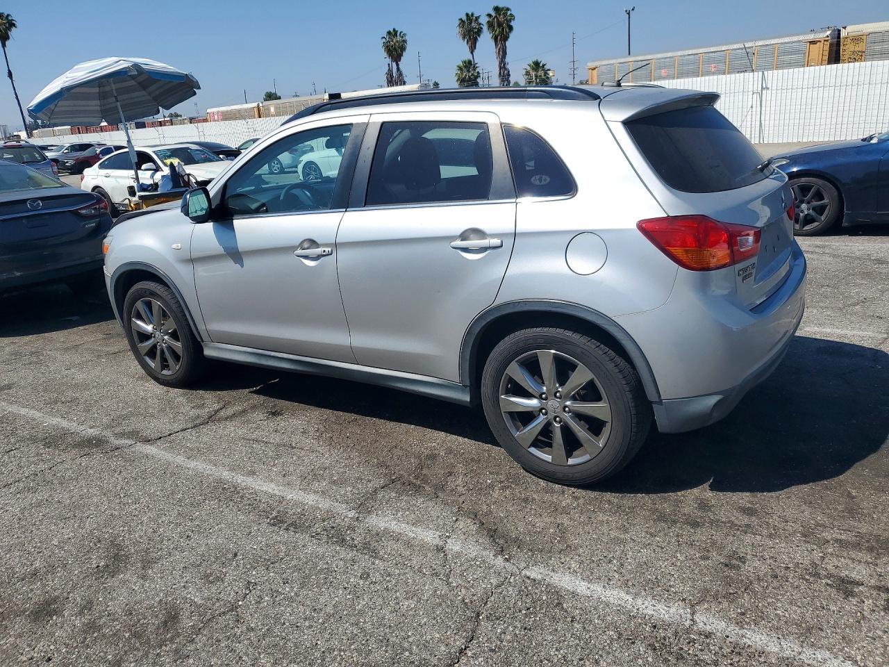 2013 MITSUBISHI OUTLANDER SPORT LE photo 3
