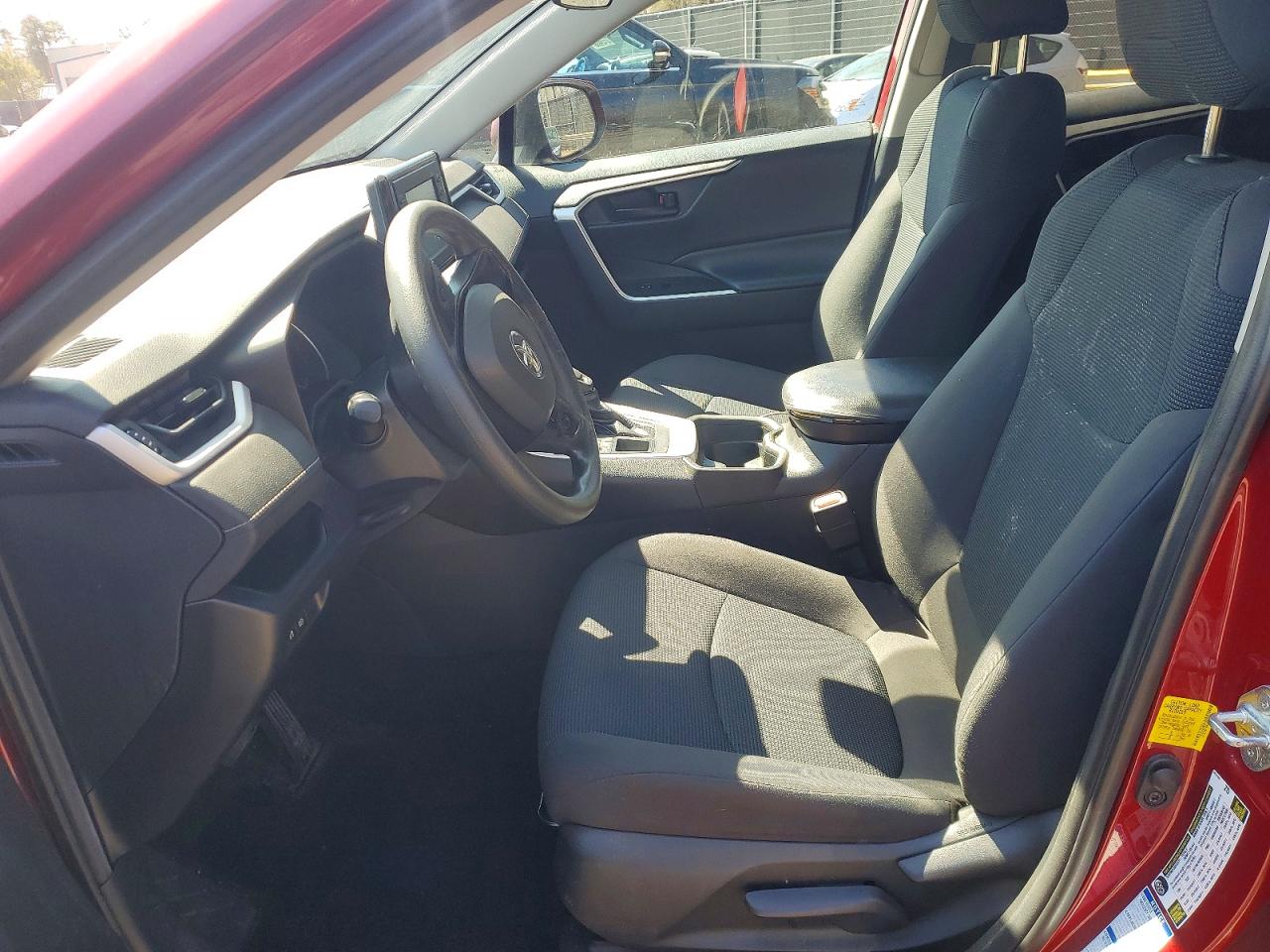 2019 TOYOTA RAV4 LE photo 19