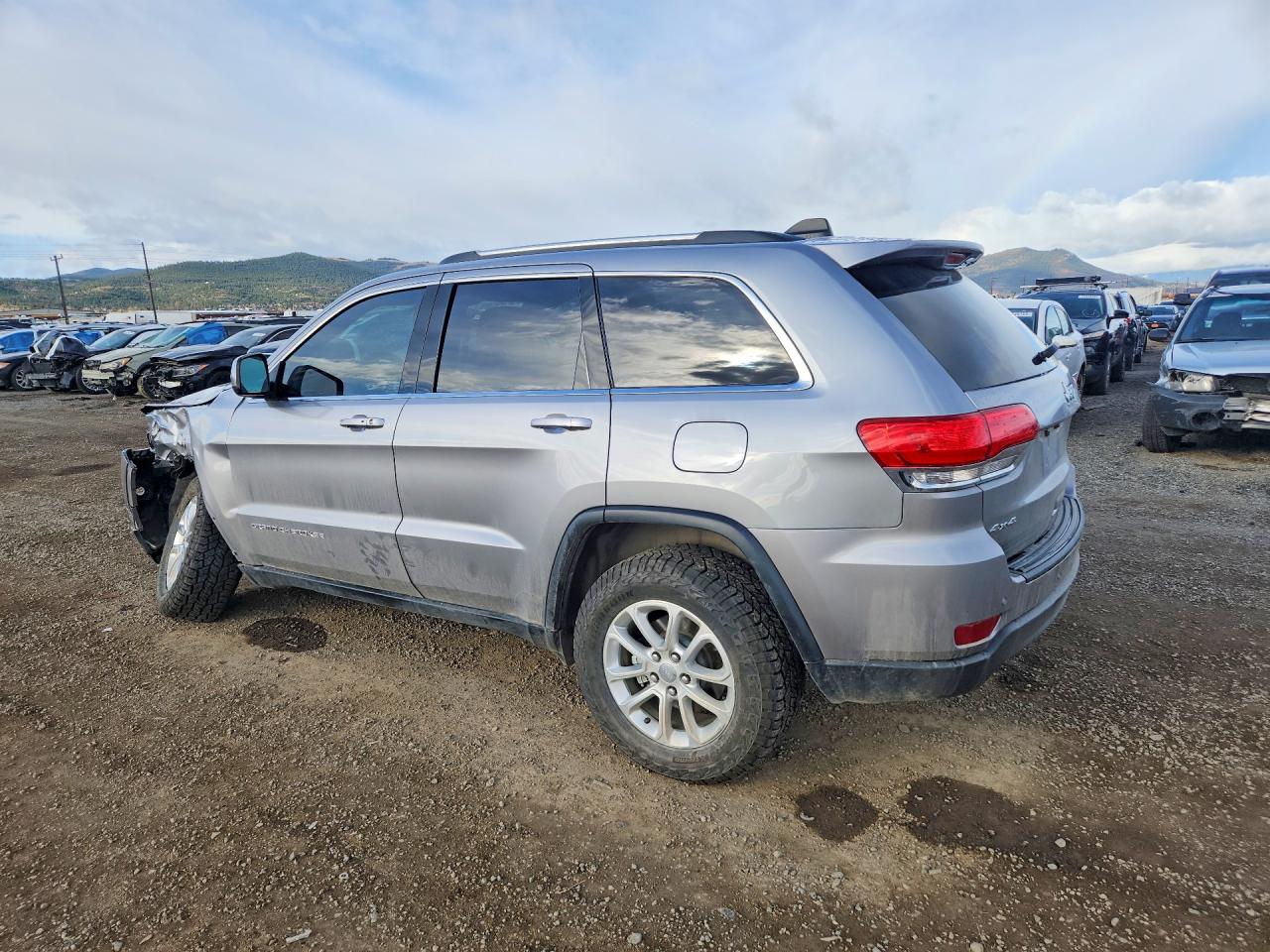 2016 JEEP GRAND CHEROKEE LAREDO photo 3
