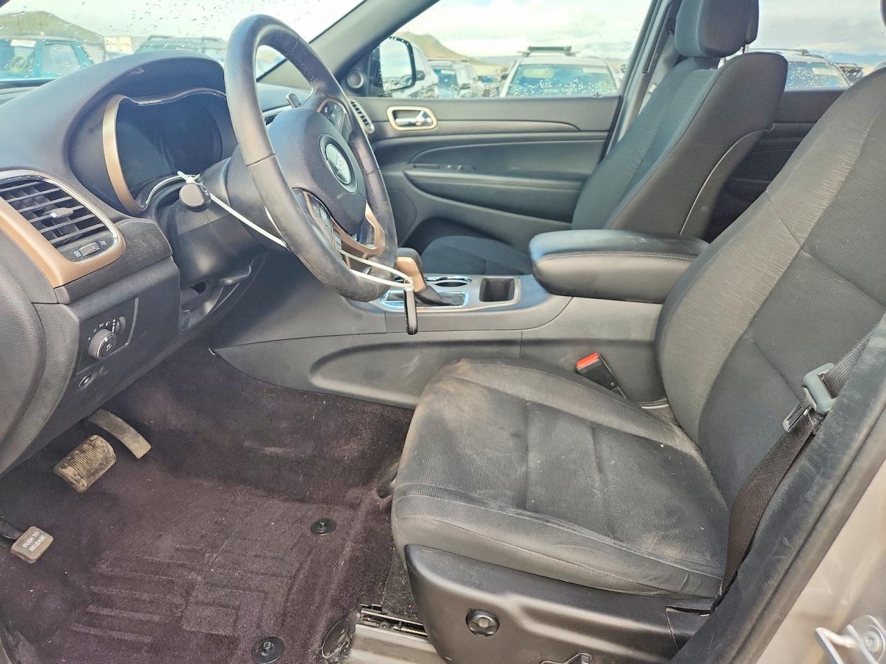 2016 JEEP GRAND CHEROKEE LAREDO photo 13