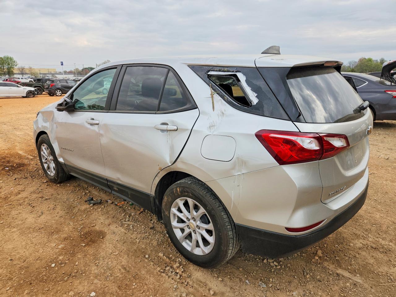 2021 CHEVROLET EQUINOX LS photo 3