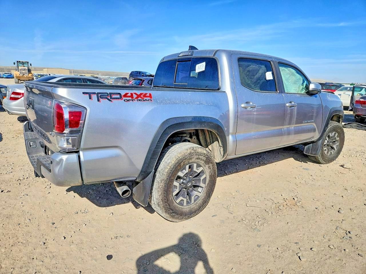 2022 TOYOTA TACOMA TRD OFF-ROAD photo 3