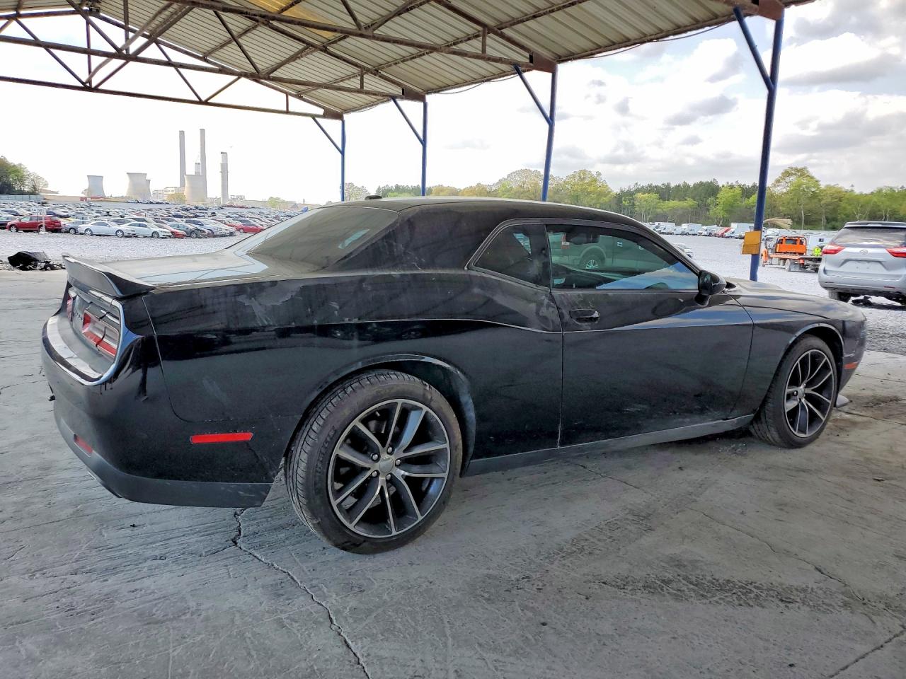 2016 DODGE CHALLENGER SXT photo 3