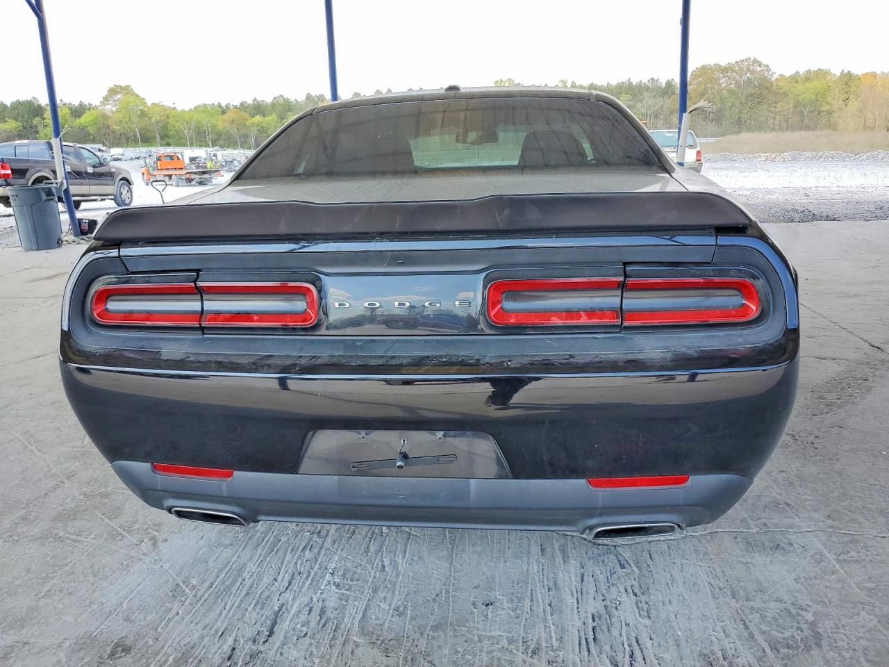 2016 DODGE CHALLENGER SXT photo 6