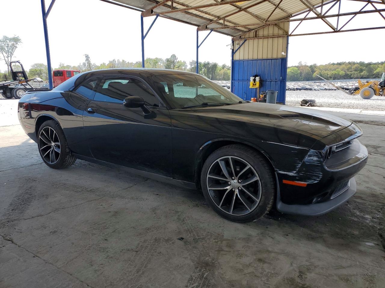 2016 DODGE CHALLENGER SXT photo 4