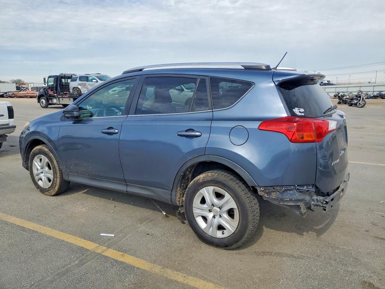 2013 TOYOTA RAV4 LE photo 3