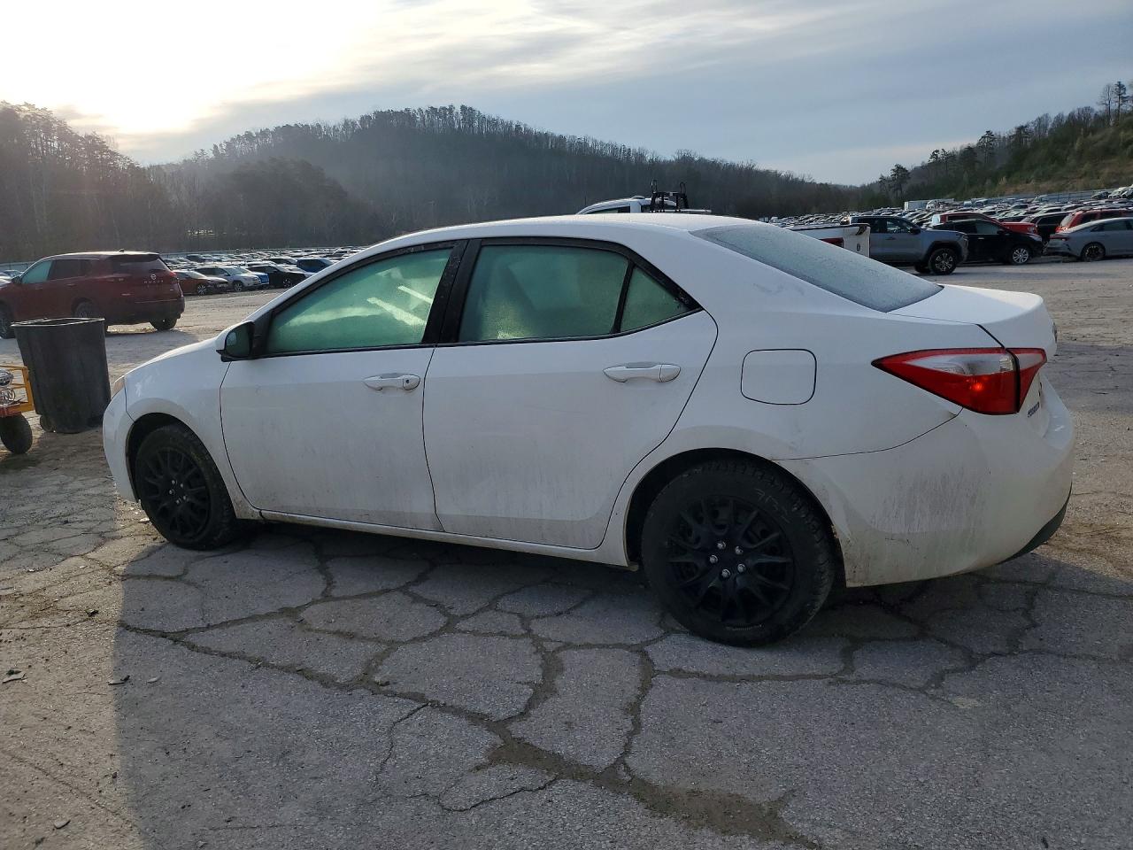 2014 TOYOTA COROLLA LE photo 2