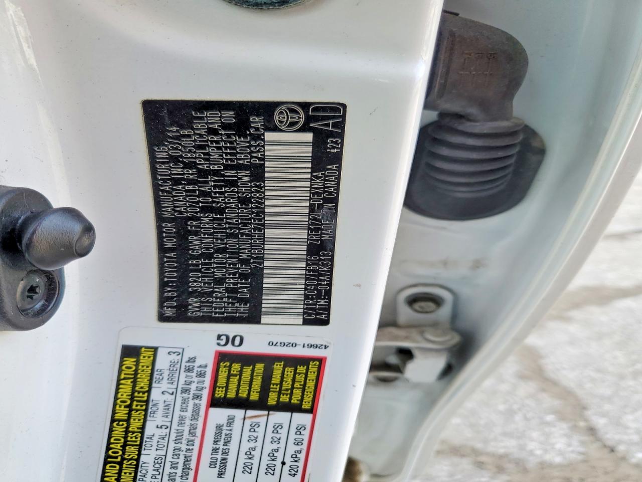 2014 TOYOTA COROLLA LE photo 12