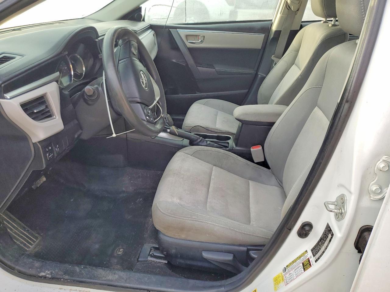 2014 TOYOTA COROLLA LE photo 7