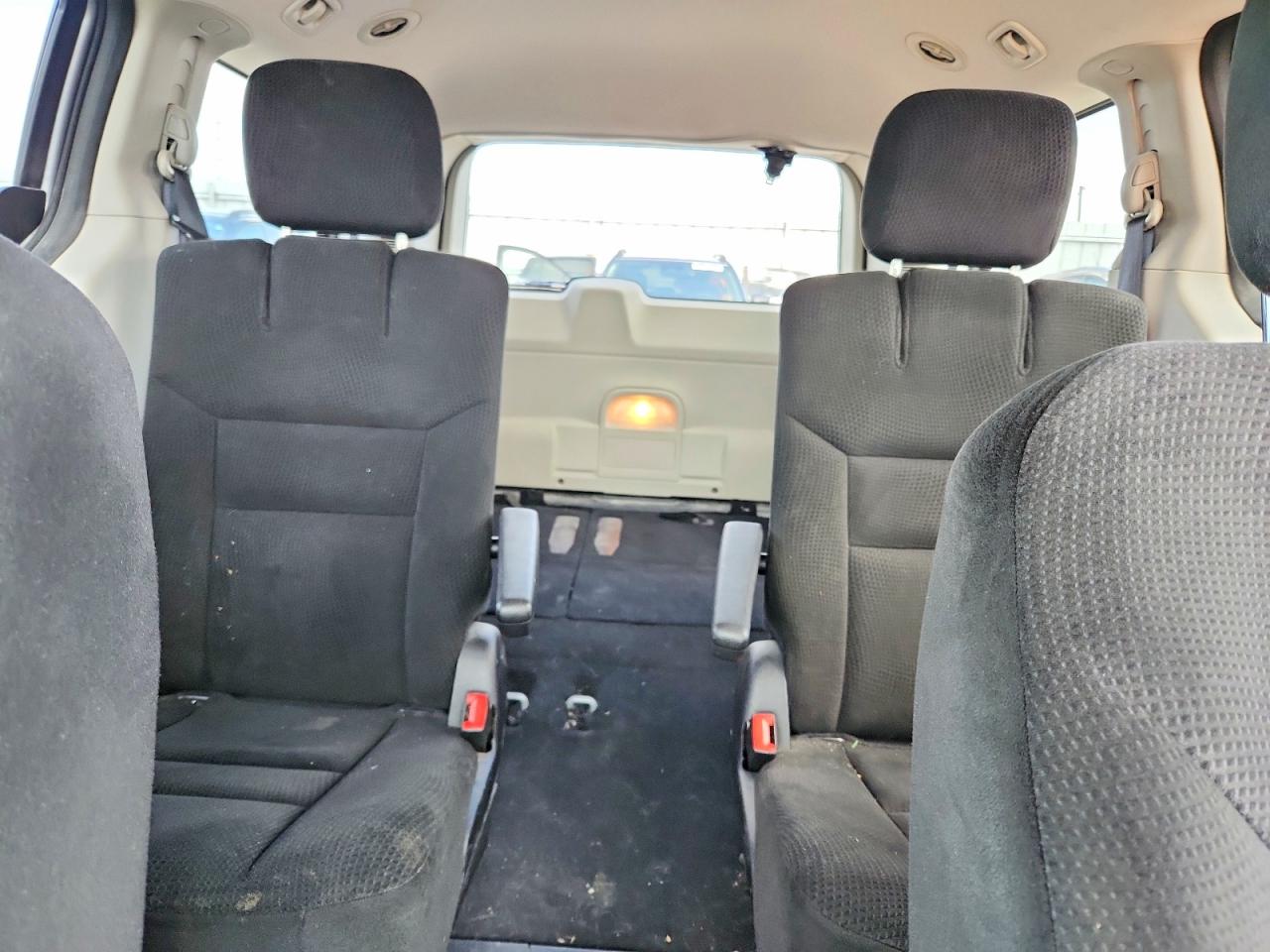2015 DODGE GRAND CARAVAN SE photo 28