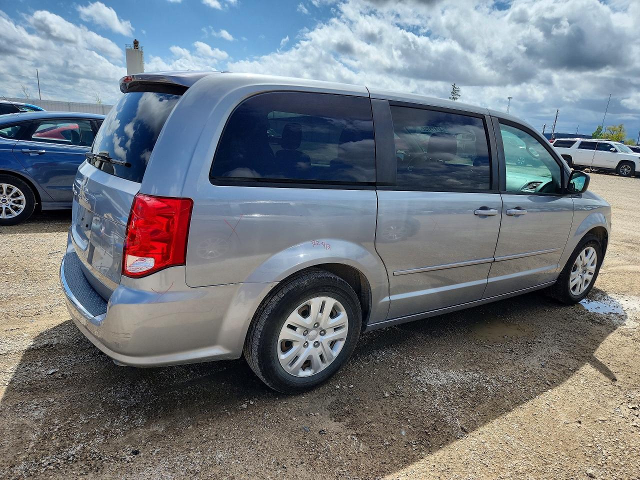 2015 DODGE GRAND CARAVAN SE photo 7