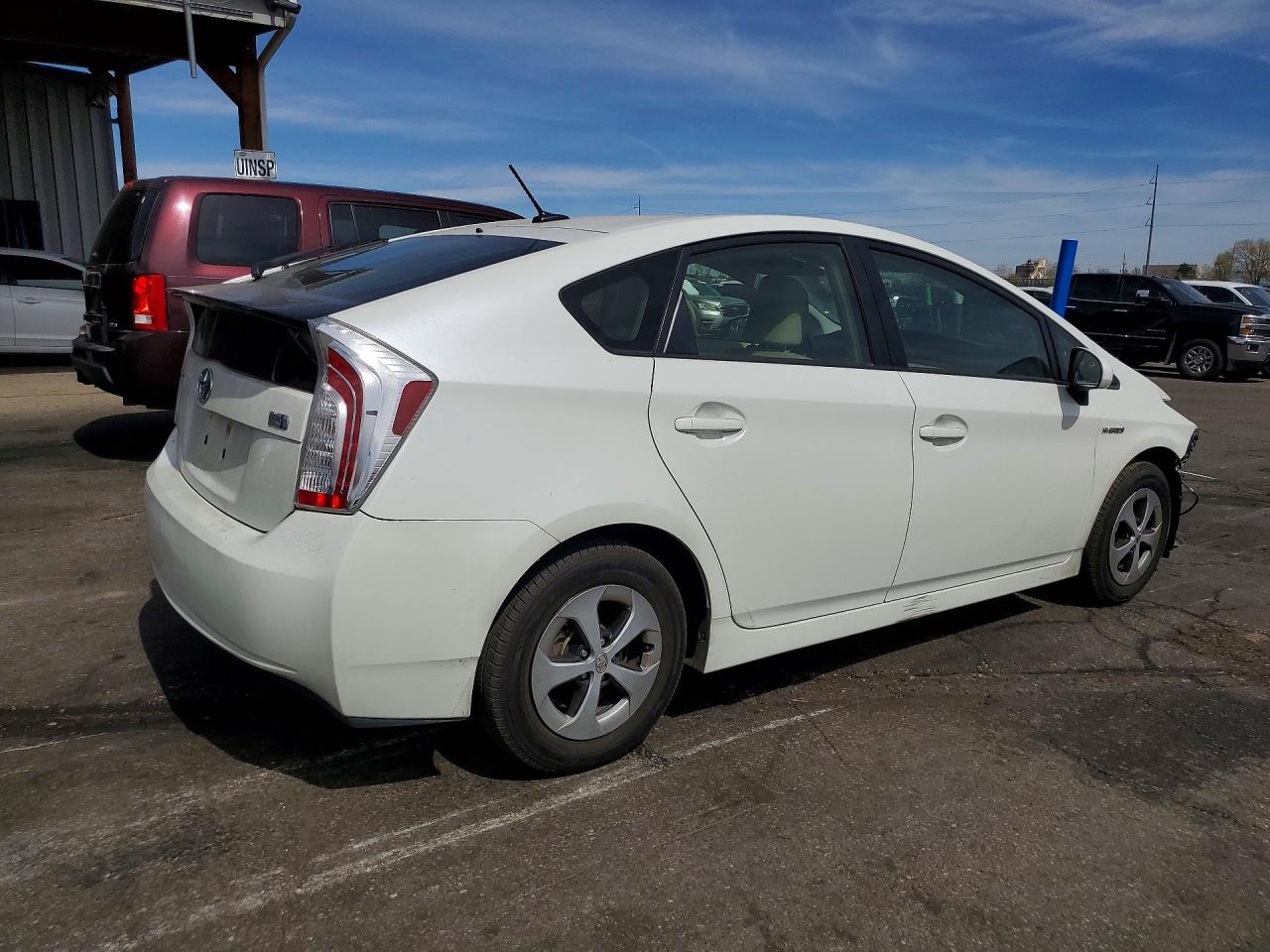 2012 TOYOTA PRIUS THREE photo 3