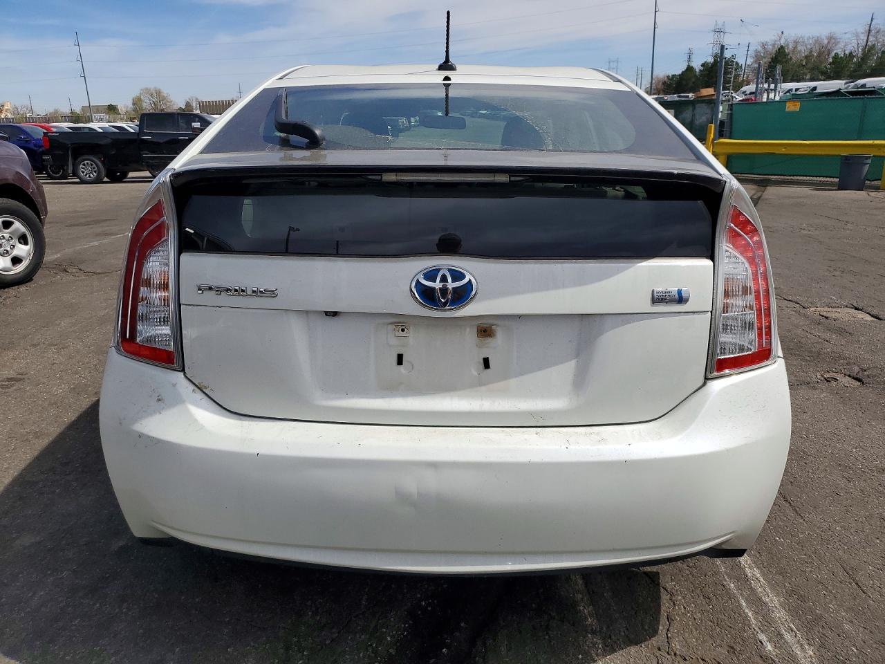 2012 TOYOTA PRIUS THREE photo 6