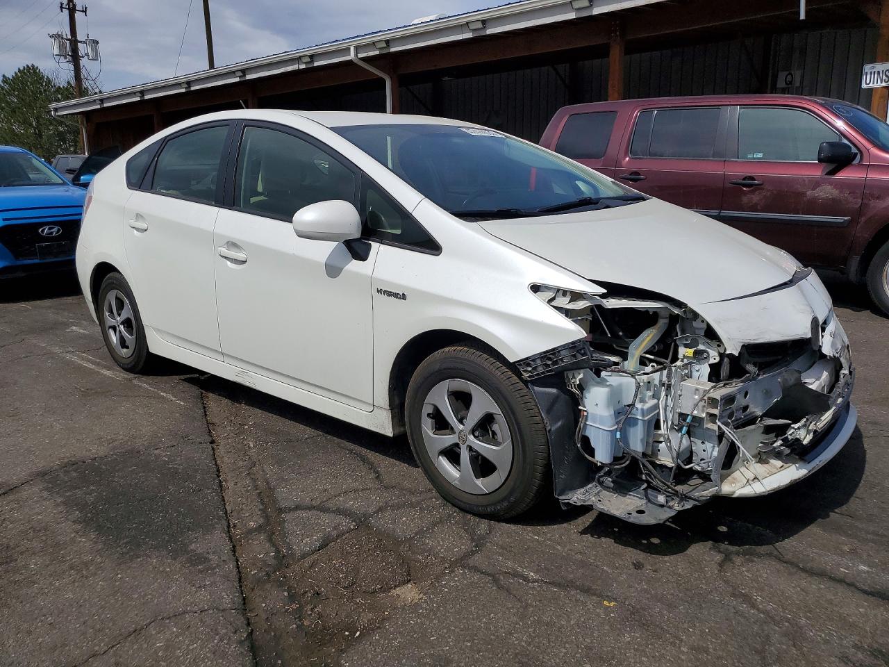 2012 TOYOTA PRIUS THREE photo 4