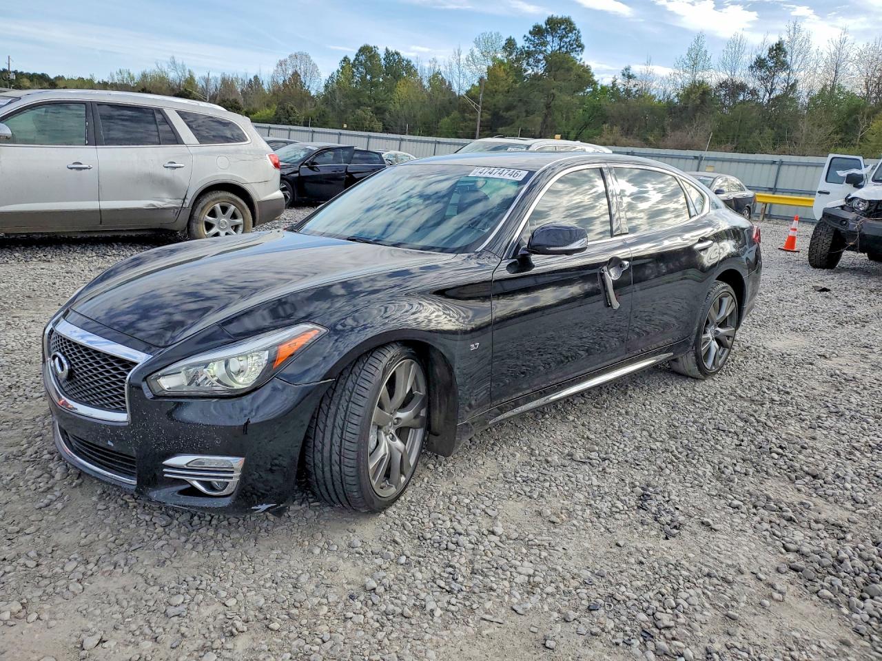 2016 INFINITI Q70L