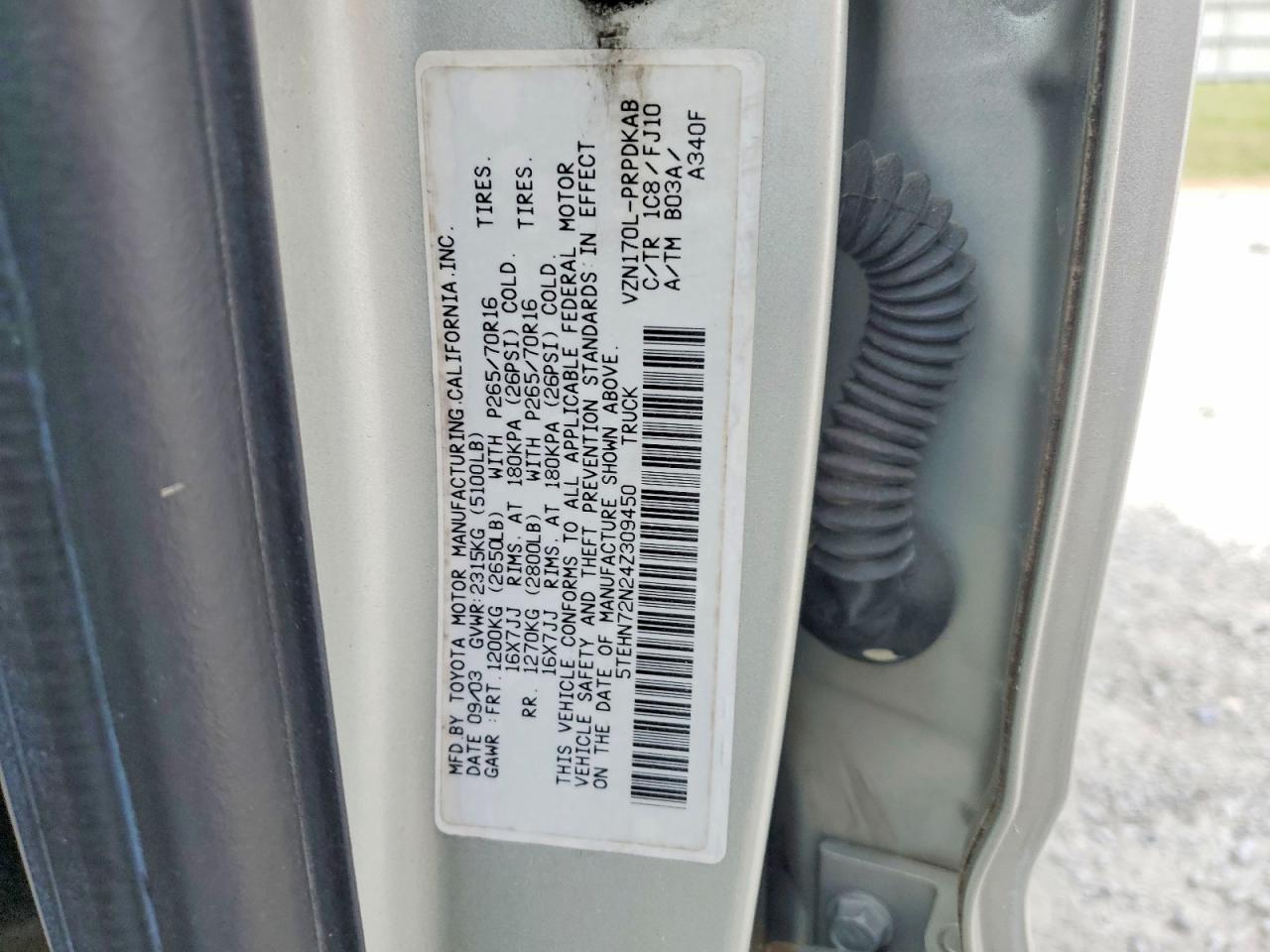 2004 TOYOTA TACOMA V6 photo 23