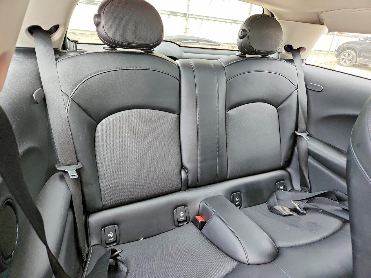2016 MINI COOPER S photo 19