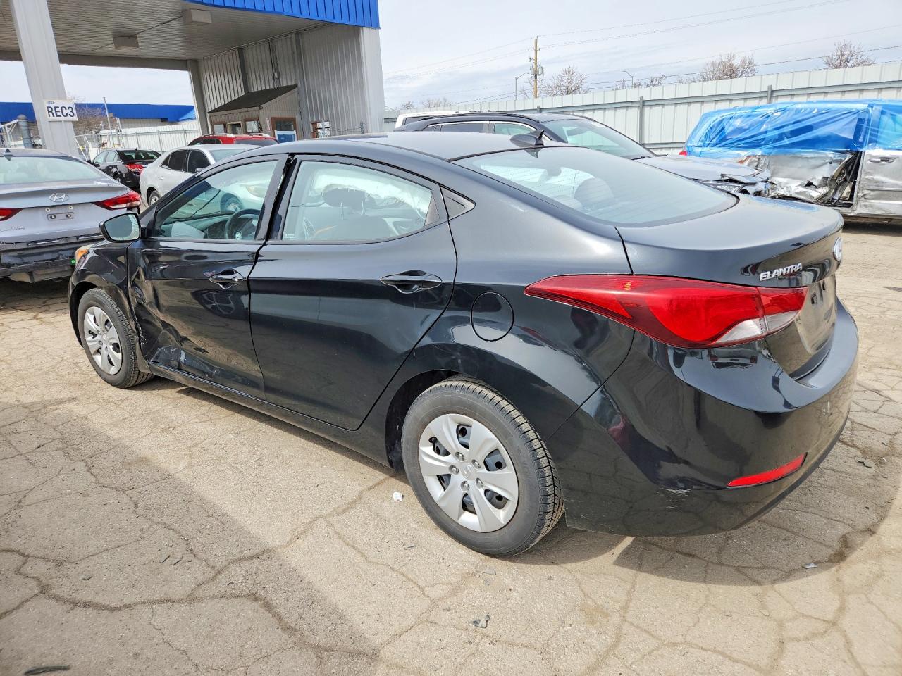 2016 HYUNDAI ELANTRA SE photo 2