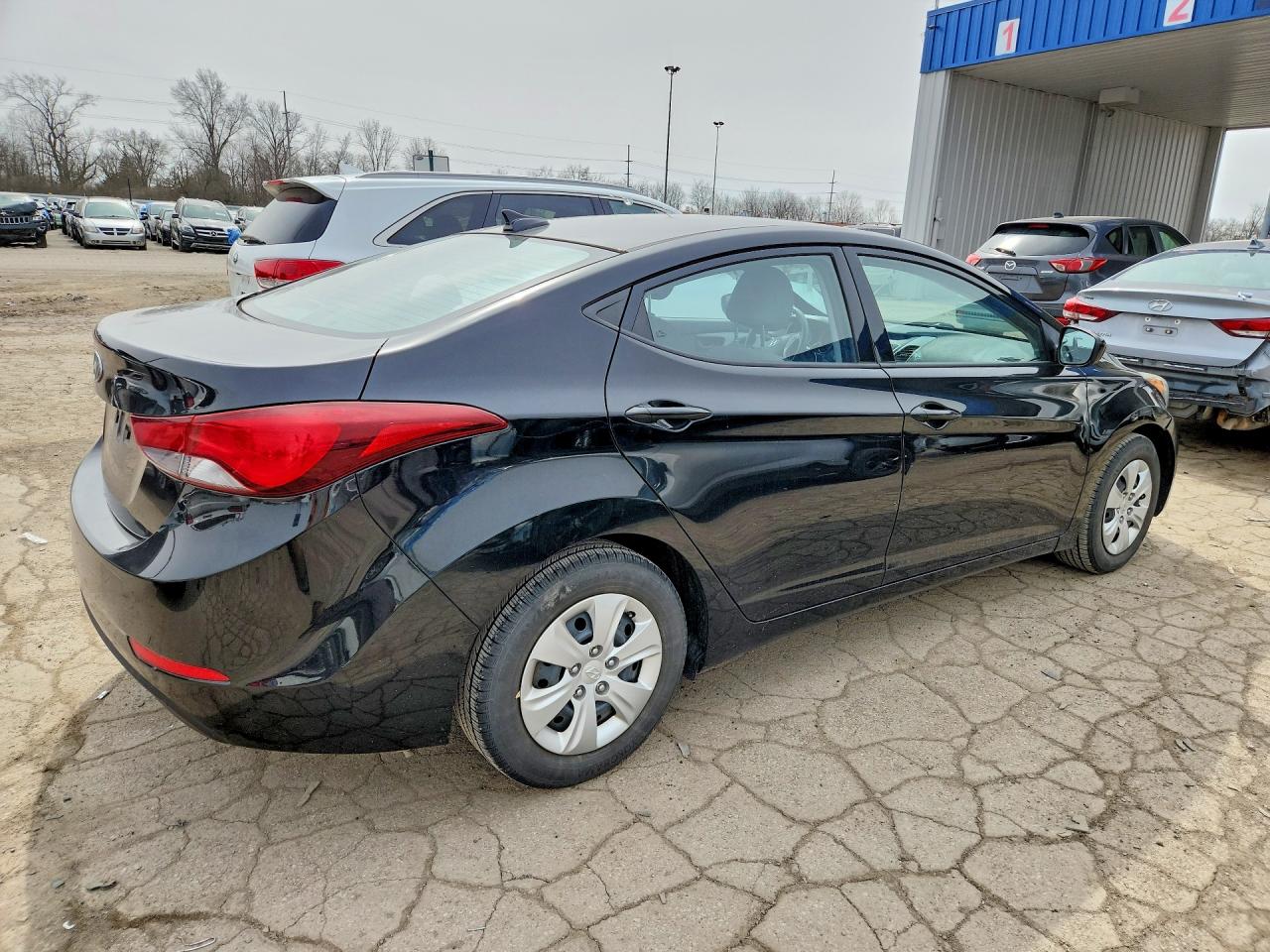 2016 HYUNDAI ELANTRA SE photo 3