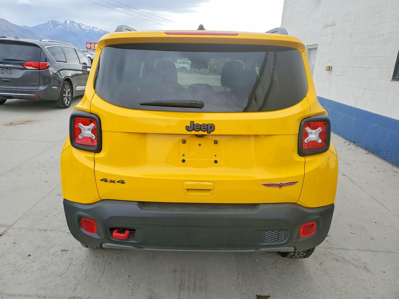 2019 JEEP RENEGADE TRAILHAWK photo 6