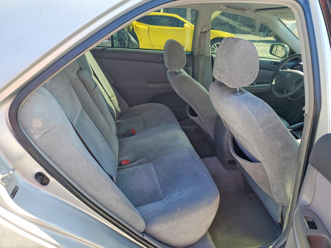 2004 TOYOTA CAMRY LE photo 19