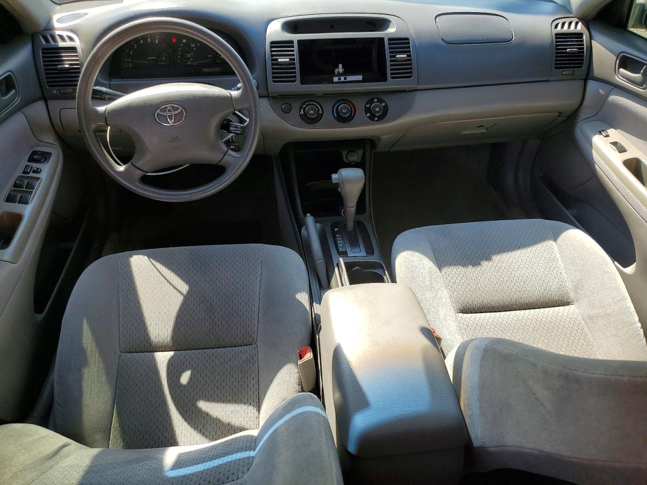 2004 TOYOTA CAMRY LE photo 15