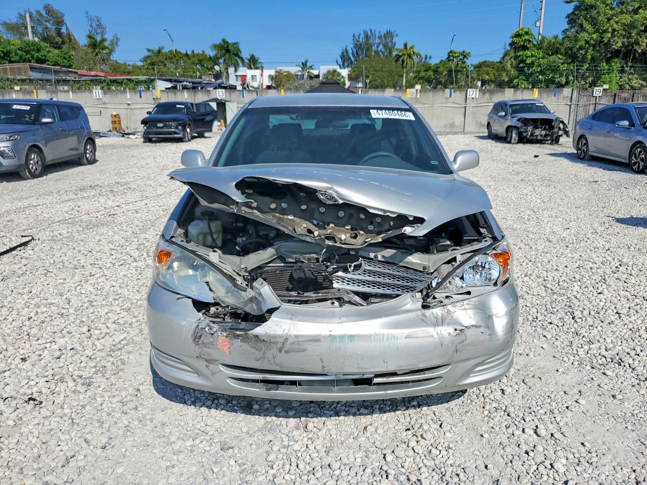 2004 TOYOTA CAMRY LE photo 9