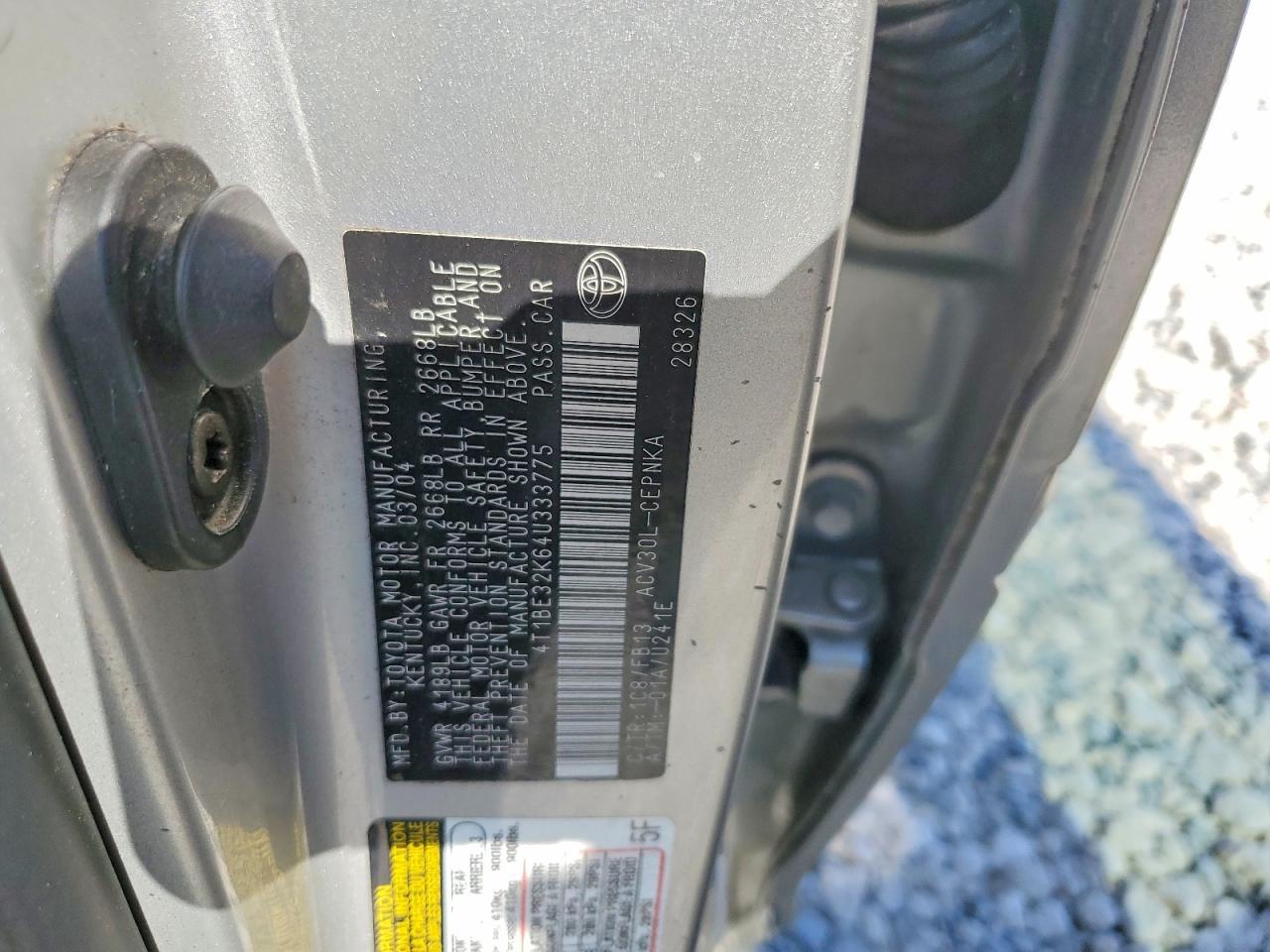 2004 TOYOTA CAMRY LE photo 23