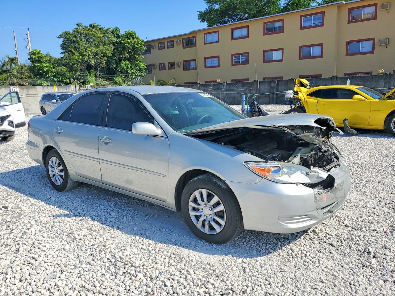 2004 TOYOTA CAMRY LE photo 7
